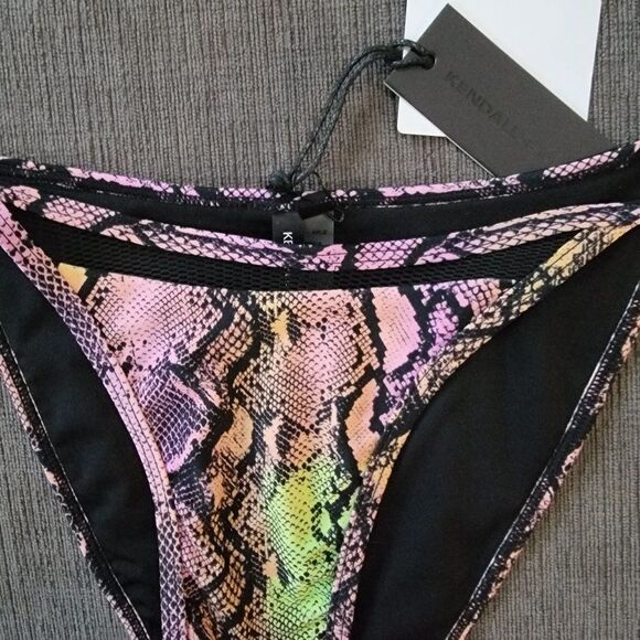 Kendall & Kylie Women's Mesh Trim Tie Dye Snake Triangle Bikini Set Size… - Picture 6 of 16